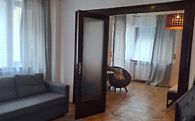 The Flat Of Sillence Piata Romana